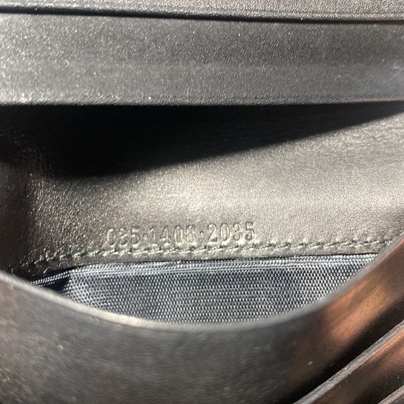 Authentic Gucci Leather Wallet - Picture 6 of 15